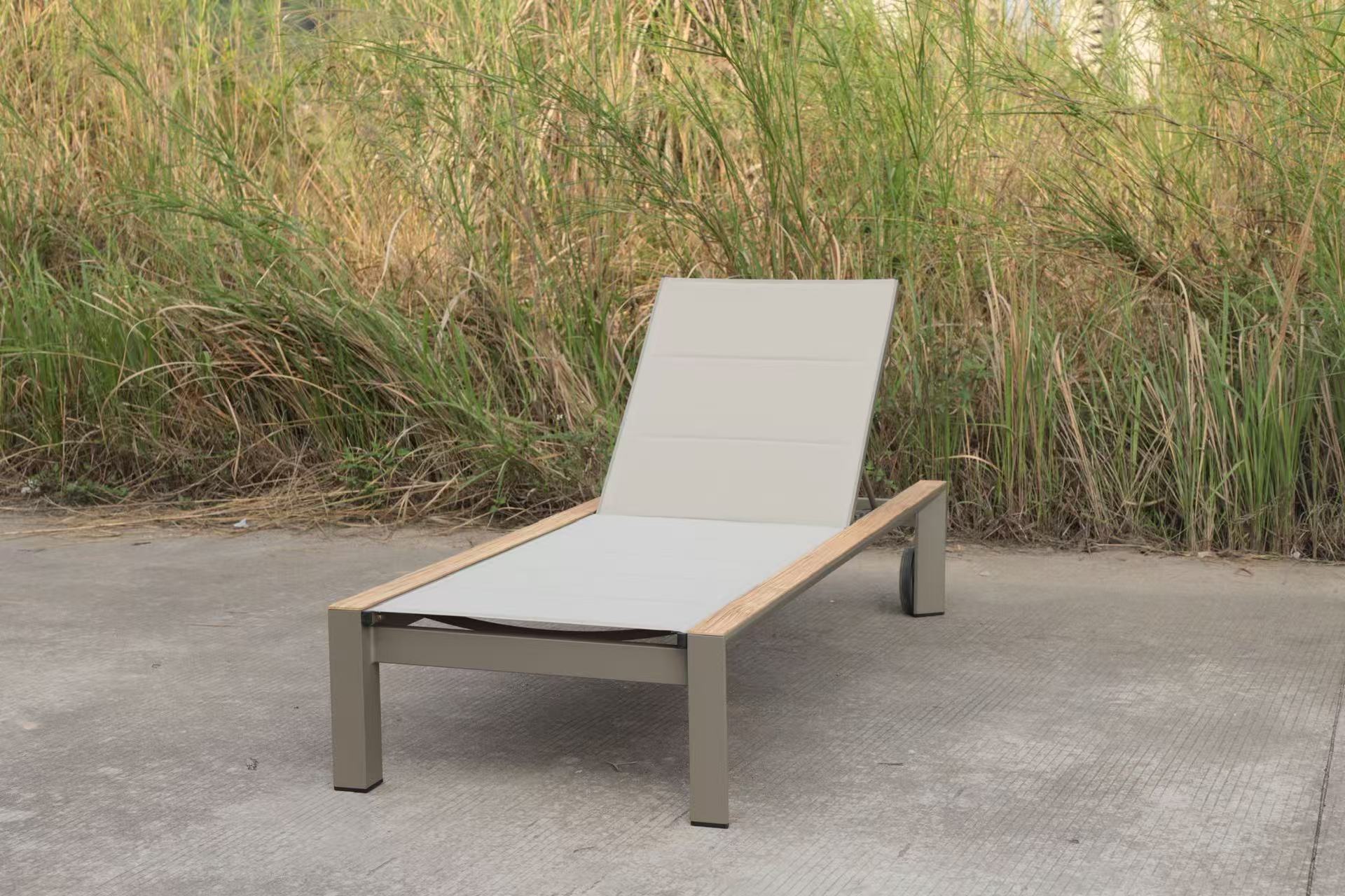 xx-佛山屋外家具工場製、ホテルやレジャー施設向け、プールサ - Outdoor Daybed Furniture のレビューと価格